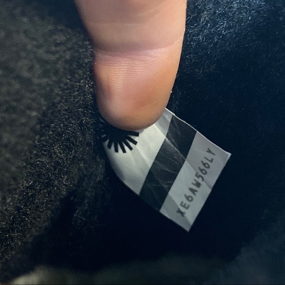 New! UGG Constantine Black Short Winter Boot 6 - Picture 10 of 13